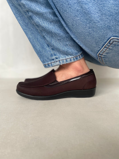 10546 – Zapatos Slip-On Marrón con Suela Ergonómica