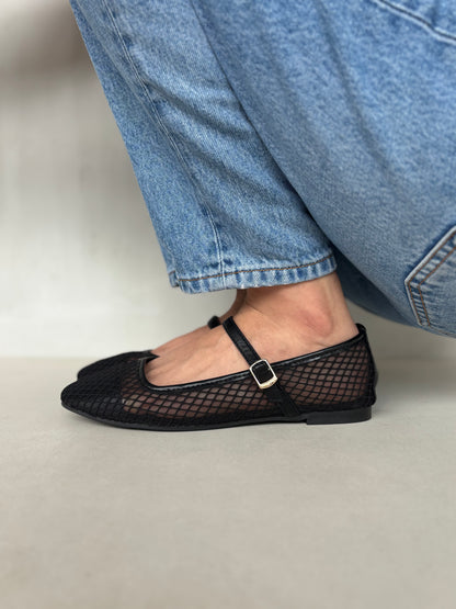 13766 - Bailarinas de Malla Negra con Hebilla