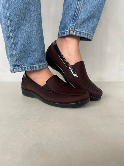 10546 – Zapatos Slip-On Marrón con Suela Ergonómica