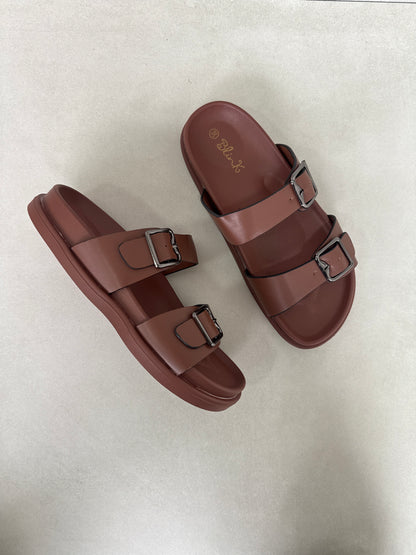 14490 – Sandalias Marrón Oscuro con Hebillas Metálicas