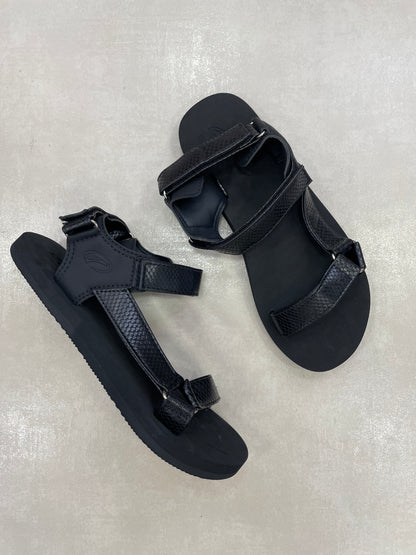 14379 – Sandalias Negras con Correas Ajustables para Dama