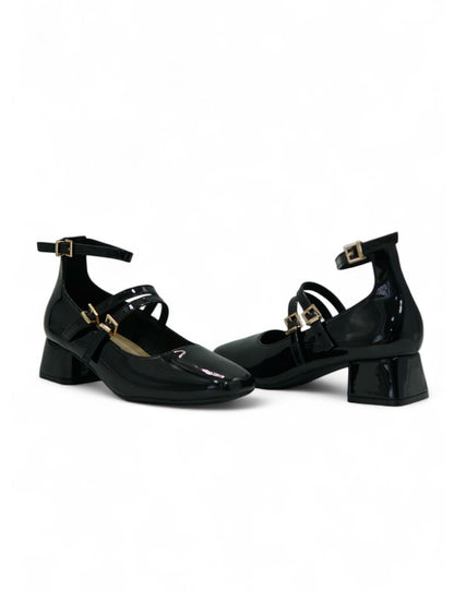 14313 – Mary Jane Negras de Charol con Doble Correa y Tacón Bajo