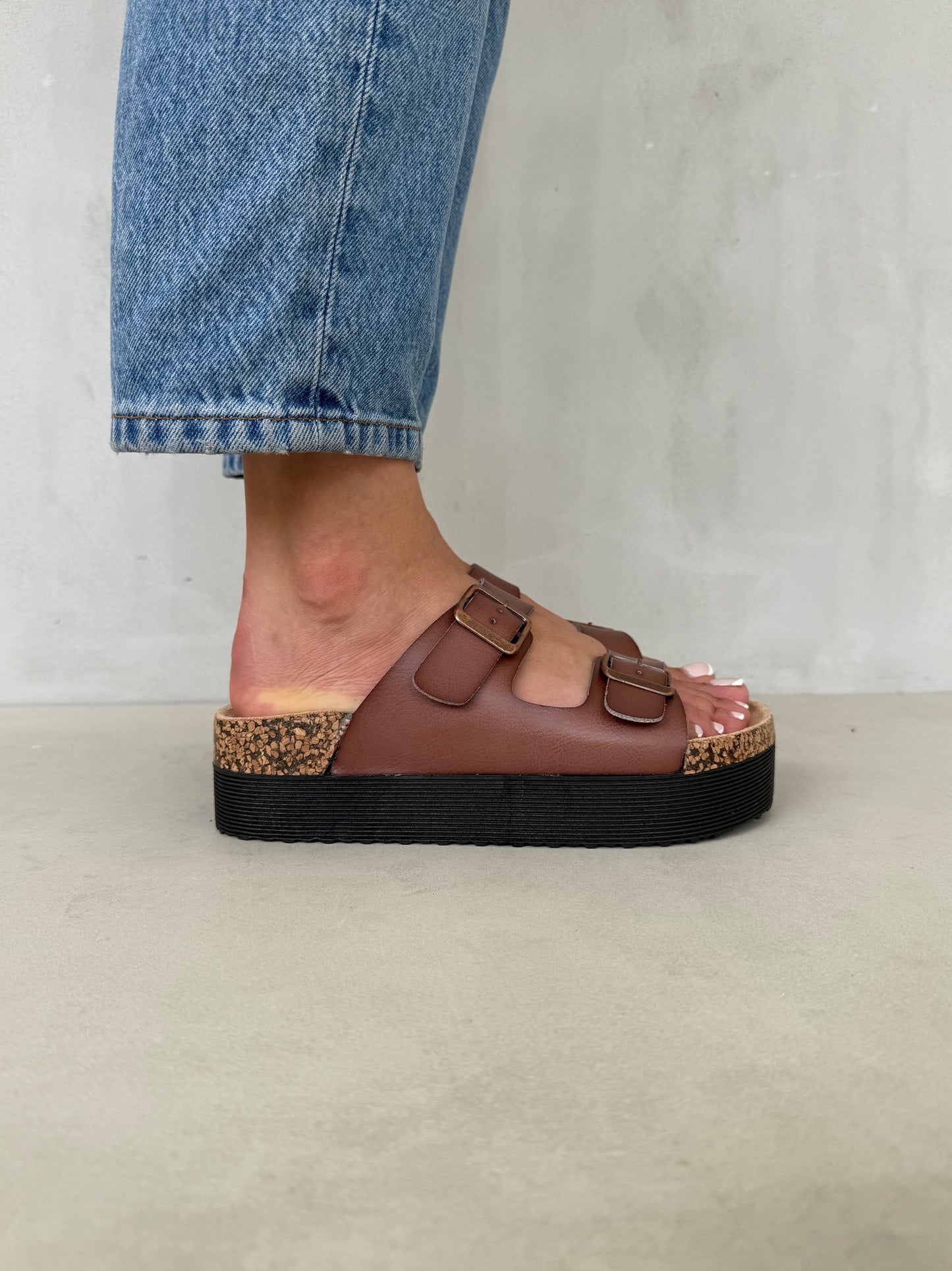 14504 – Sandalias Plataforma con Hebillas Chestnut