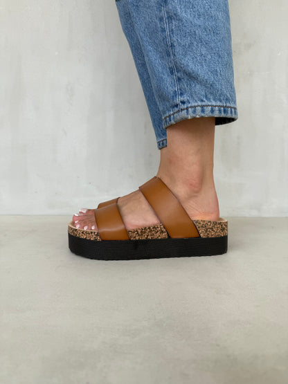 14286 – Sandalias khaki de plataforma con doble correa para dama