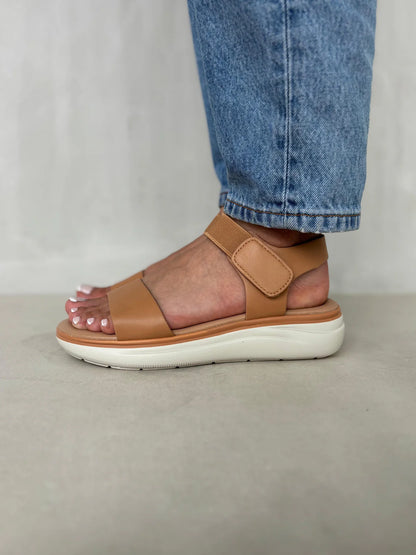 14360 – Sandalias Blancas con Plataforma Ergonómica y Cierre de Velcro