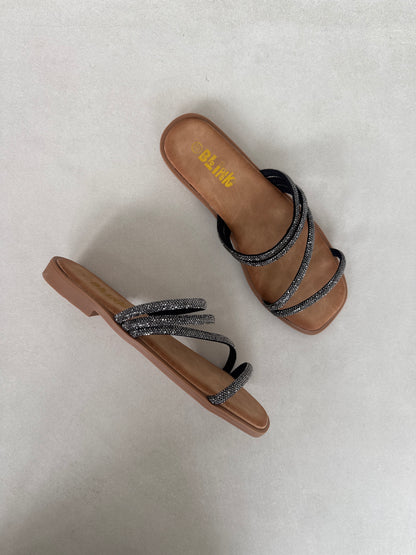 14469 – Sandalias Negras con Tiras Brillantes y Punta Cuadrada
