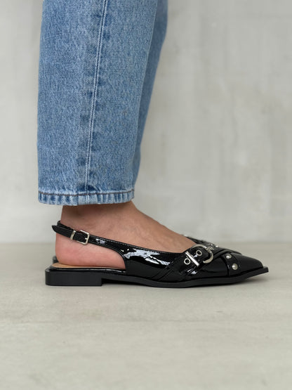 14095 - Zapatos Slingback en Charol Negro con Hebillas