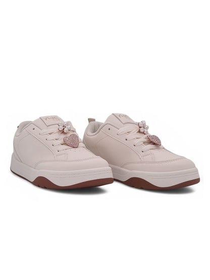14139 - Tenis para Mujer en Beige con Suela Café y Dijes
