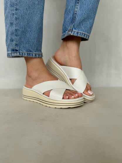 14040 - Sandalias de Plataforma con Cruce Frontal