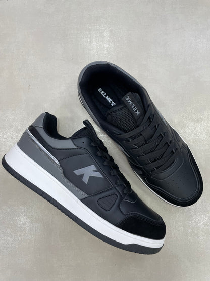 14243 – Tenis negros y grises deportivos para caballero Kelme