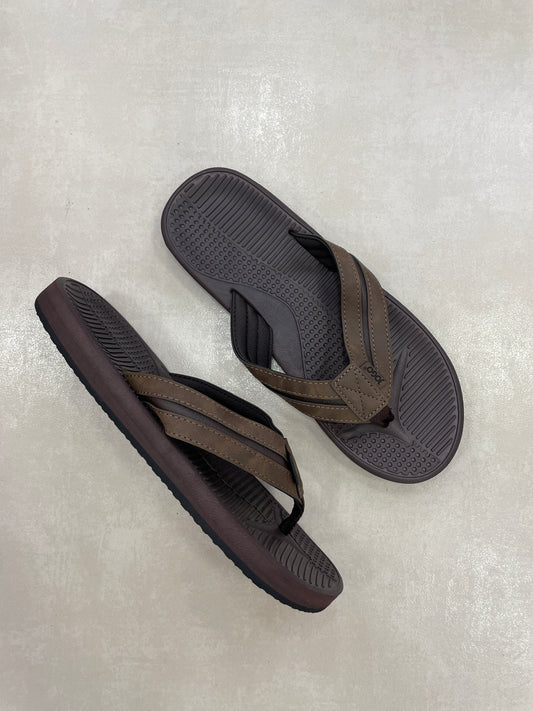 14398 – Chancletas Marrón Oscuro con Suela Antideslizante