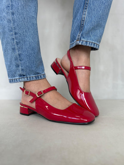 14063 - Zapatos Slingback en Charol Rojo con Tacón Bajo