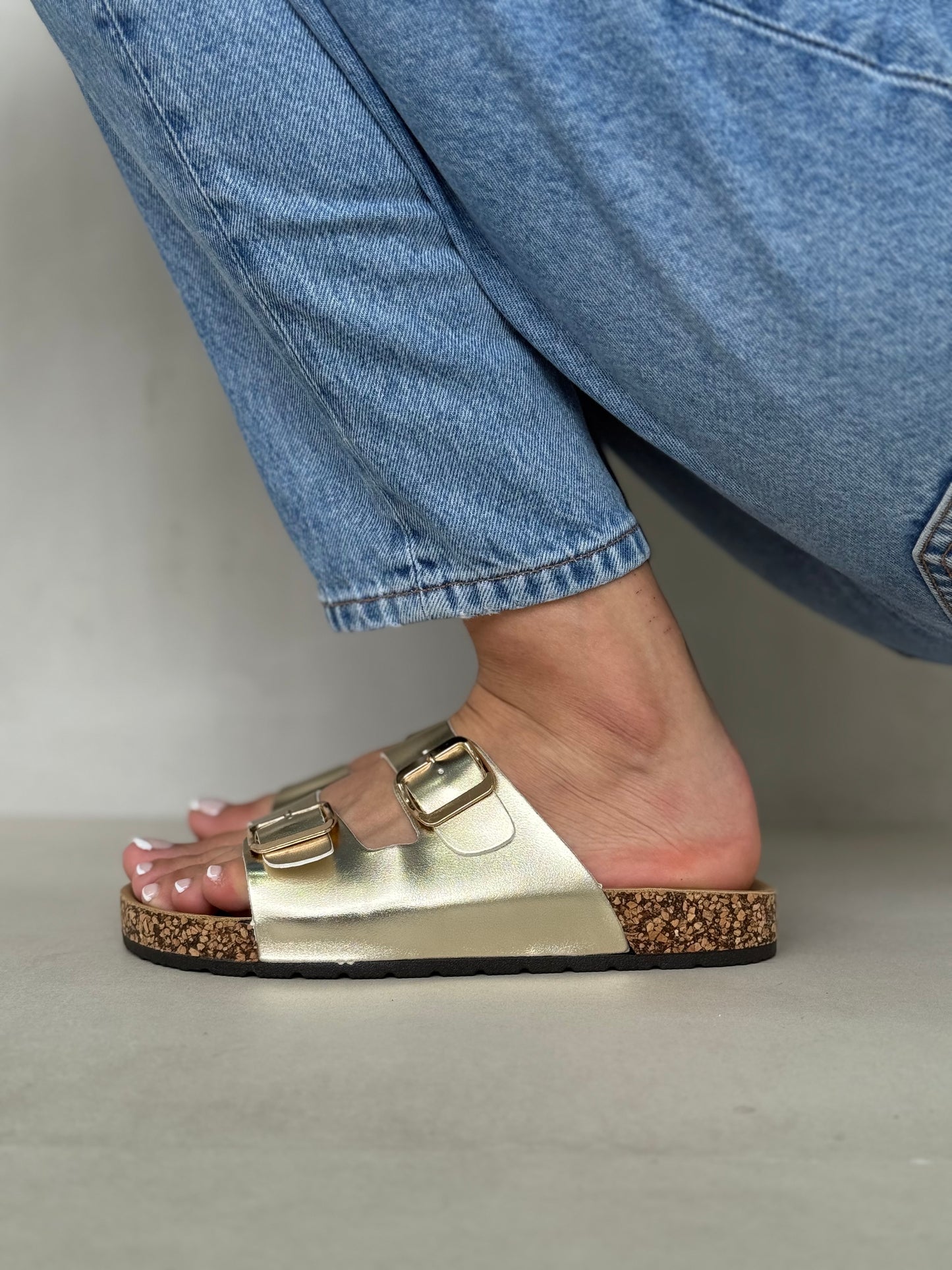 13988-Sandalias Planas de Mujer con Doble Hebilla