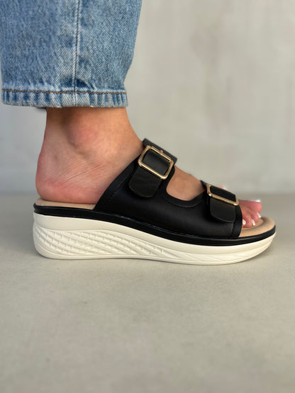 14365 – Sandalias con plataforma y hebillas doradas color negro para dama