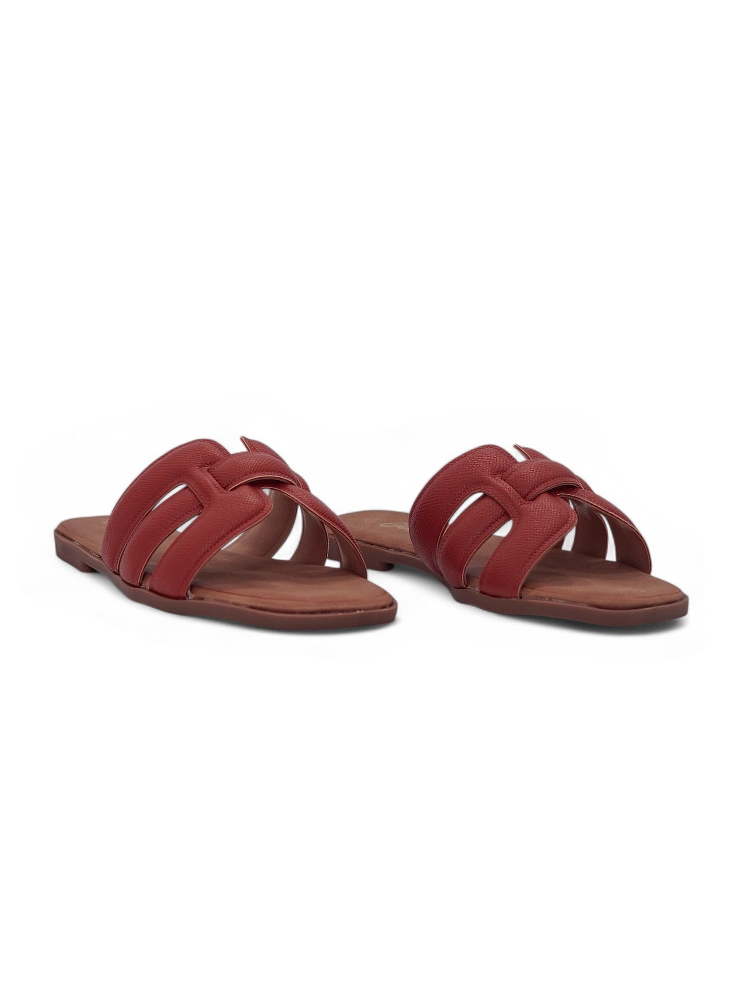 14042 - Sandalias Planas para Mujer en Color Vino con Tiras Acolchadas