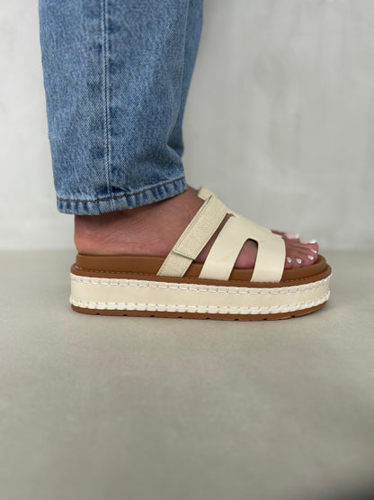 14346 – Sandalias Beige con Plataforma y Detalle Trenzado