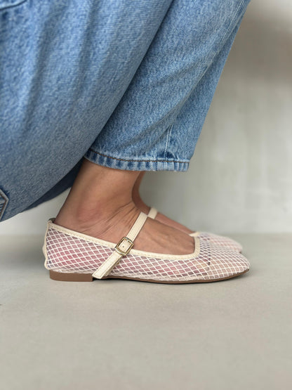 13765 - Bailarinas de Malla en Rosa con Punta Satinada