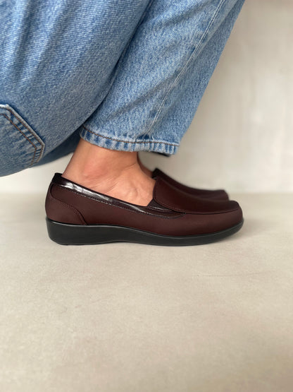 10546 – Zapatos Slip-On Marrón con Suela Ergonómica