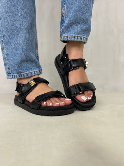 14417 – Sandalias Negras con Hebilla y Suela Ergonómica