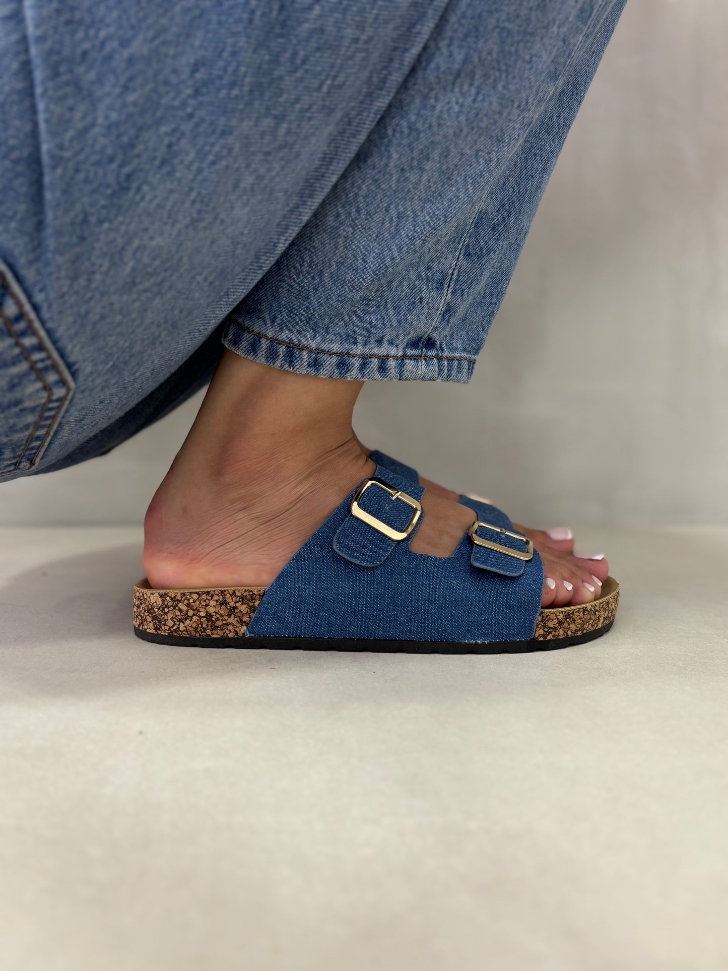 14311 – Sandalias Jeans con Doble Hebilla y Suela de Corcho