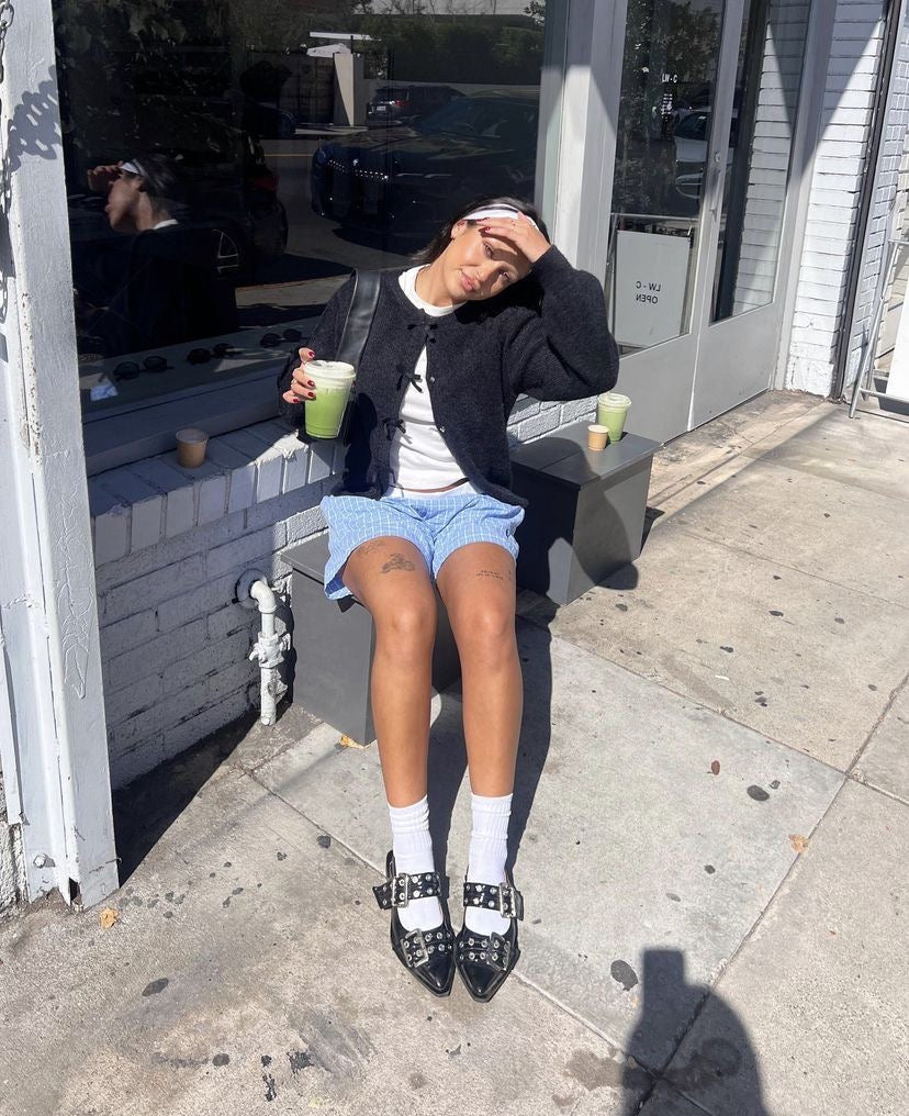 14093 - Zapatos Slingback en Charol Negro con Hebillas