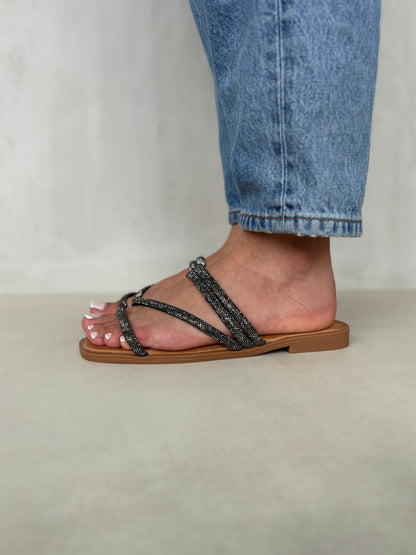 14469 – Sandalias Negras con Tiras Brillantes y Punta Cuadrada