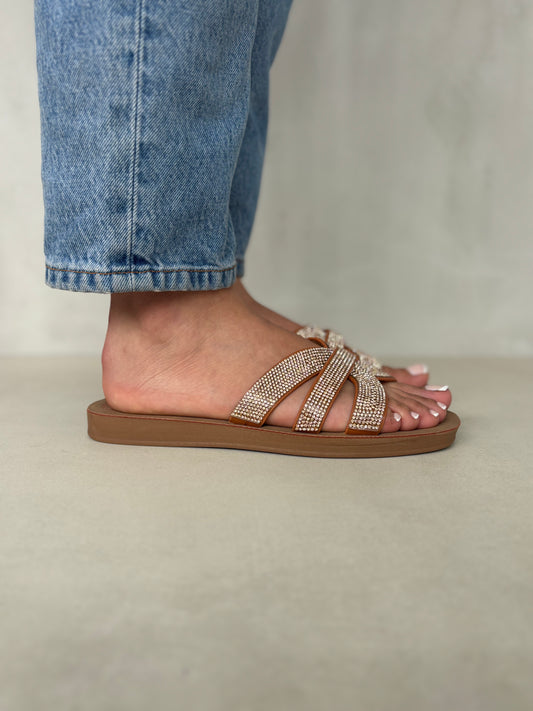 14501 – Sandalias Camel con Brillo Cruzado