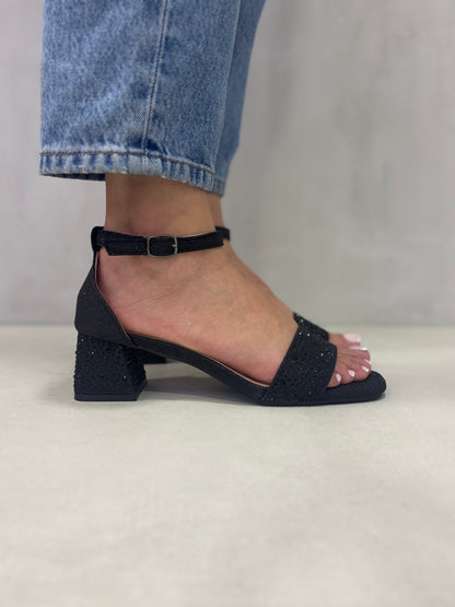 14465 – Sandalias Negras con Brillos y Tacón Cuadrado