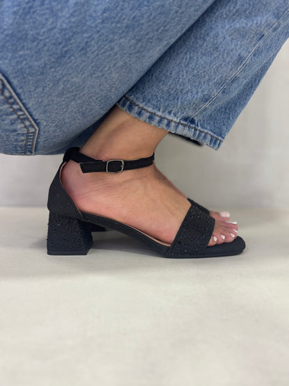 14465 – Sandalias Negras con Brillos y Tacón Cuadrado