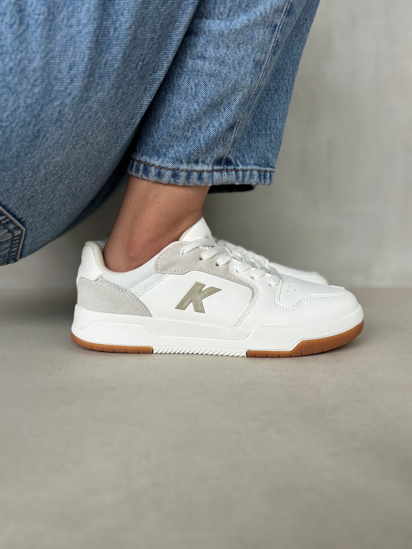 14241 – Tenis blancos con gris para dama Kelme