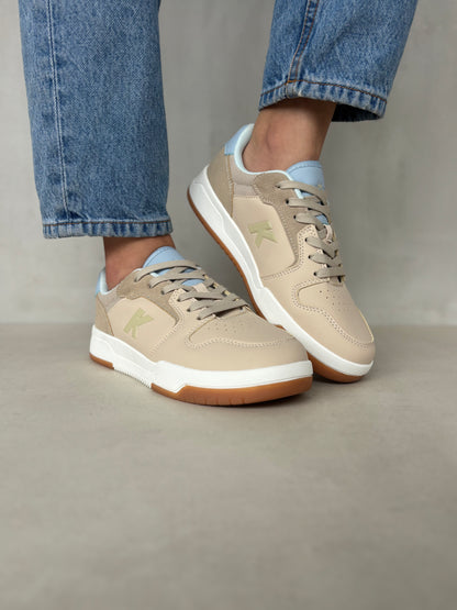 14242 – Tenis beige con celeste para dama Kelme