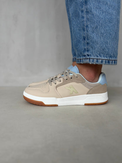14242 – Tenis beige con celeste para dama Kelme
