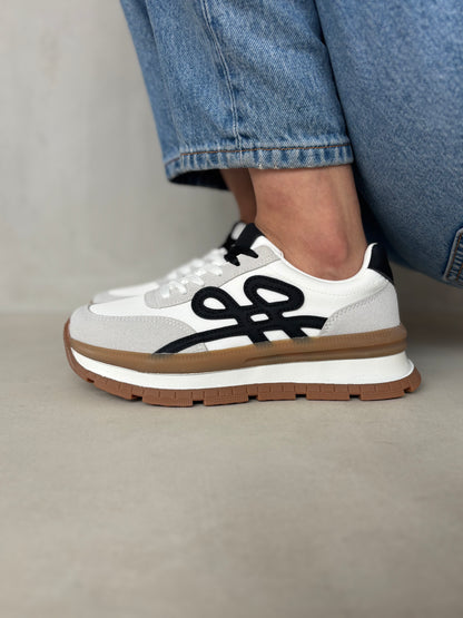 14436 – Tenis Blancos con Detalles Negros y Suela Bicolor