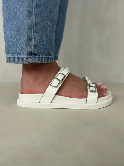 14487 – Sandalias Blancas con Doble Hebilla y Suela Ergonómica