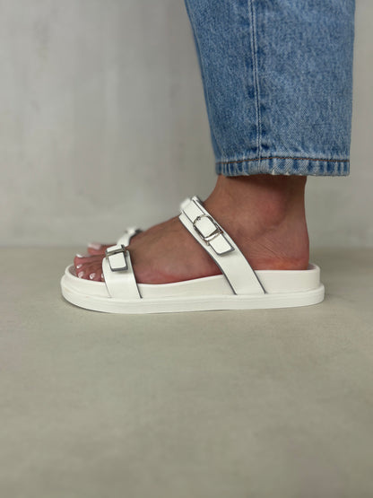 14487 – Sandalias Blancas con Doble Hebilla y Suela Ergonómica