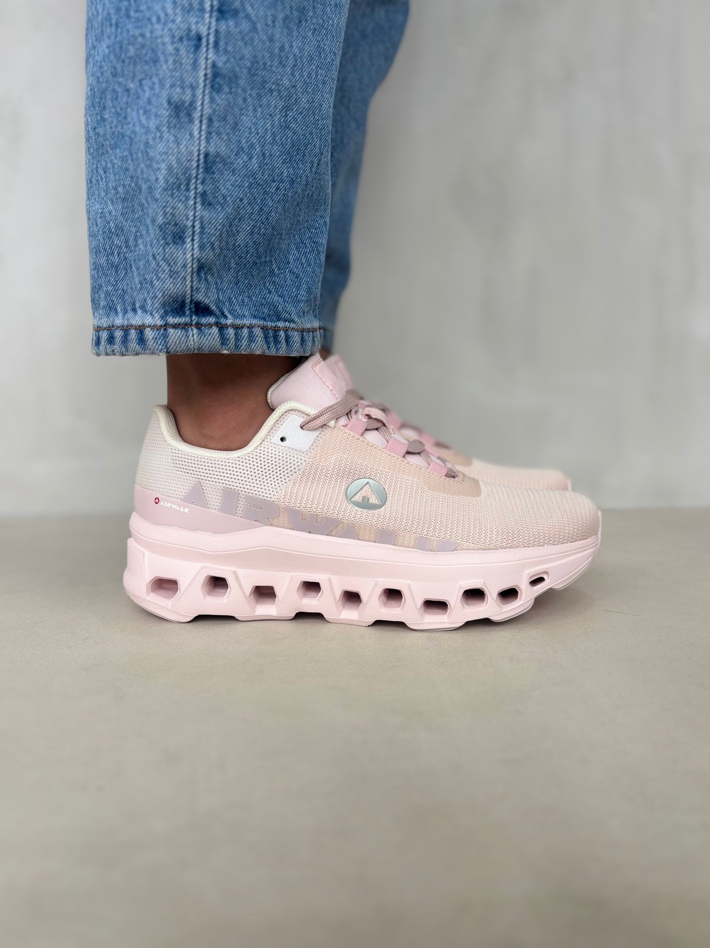 14296 – Tenis Deportivos Nude con Suela de Amortiguación Avanzada