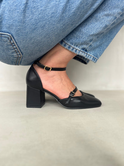 14428 – Zapatos Negros con Tacón Cuadrado y Doble Correa