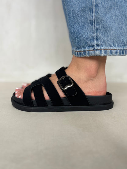14480 – Sandalias Negras con Hebilla y Tiras Cruzadas