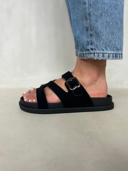 14472 – Sandalias Negras con Hebilla Metálica y Diseño Cruzado