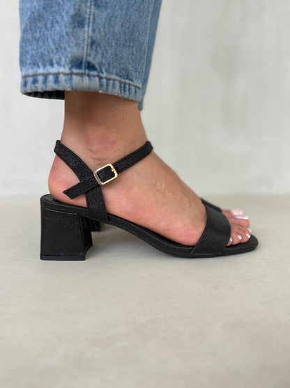 14335 – Sandalias negras con glitter y tacón cuadrado para dama