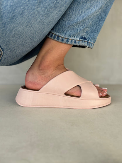 14377 – Sandalias Rosadas Tipo Slider para Dama