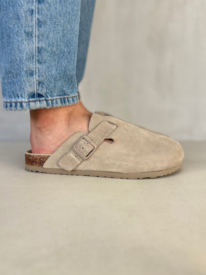 14371 – Sandalias tipo zueco color taupe Unisex | Boston Zoé Shoes