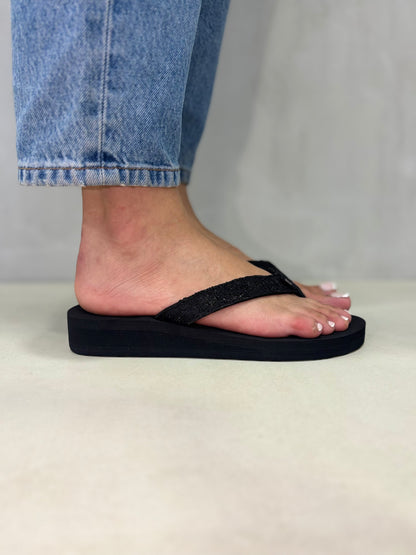 14392 – Chancletas Negras con Brillos