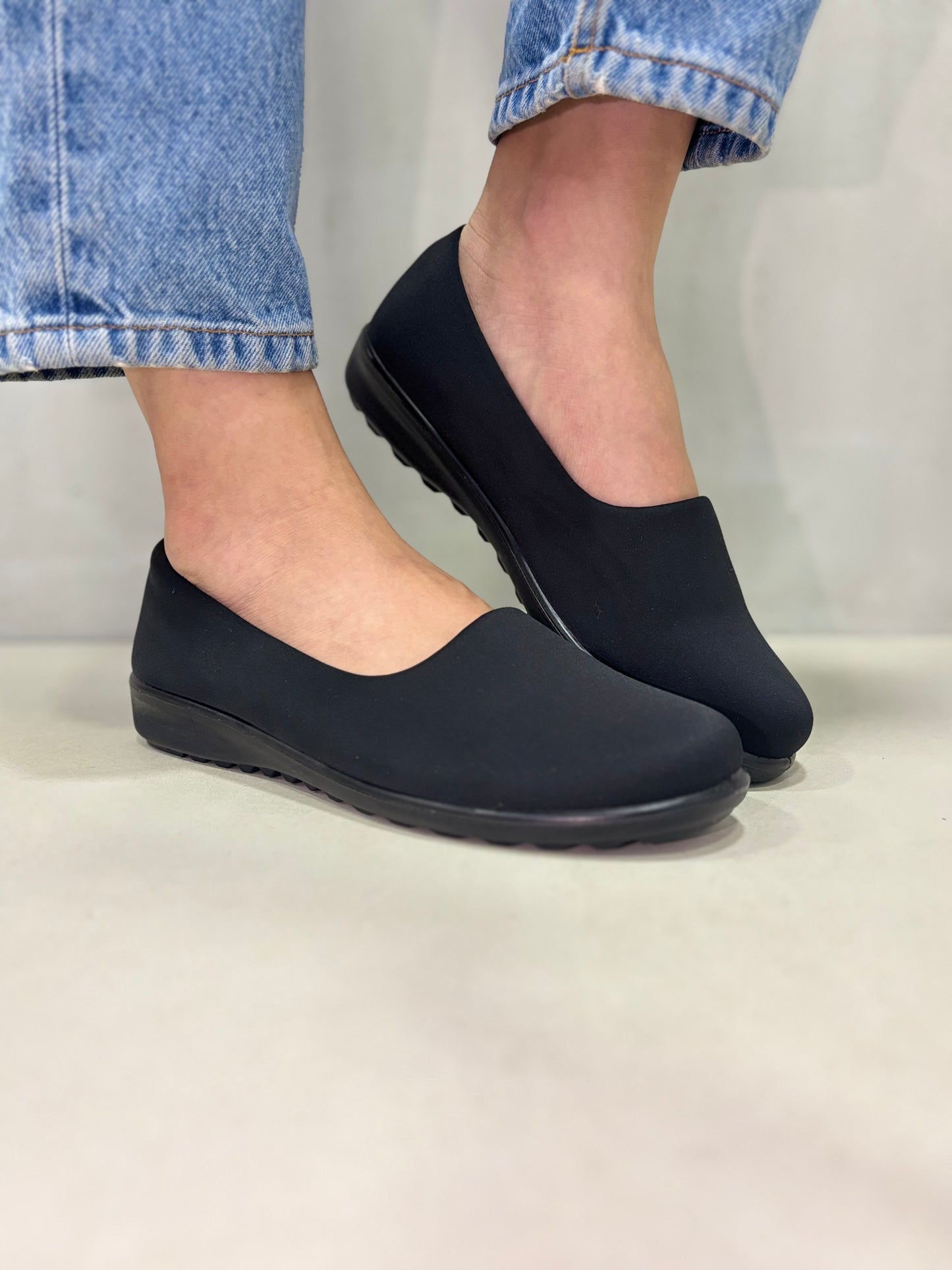 13636 – Zapatos Negros Livianos Tipo Bailarina