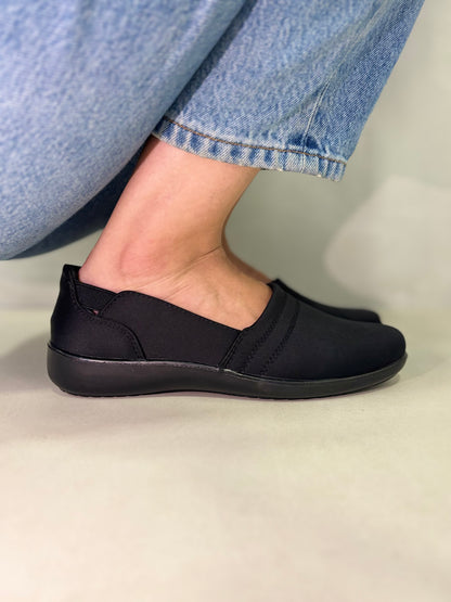 14445 – Zapatos Negros de Mujer con Suela Ergonómica