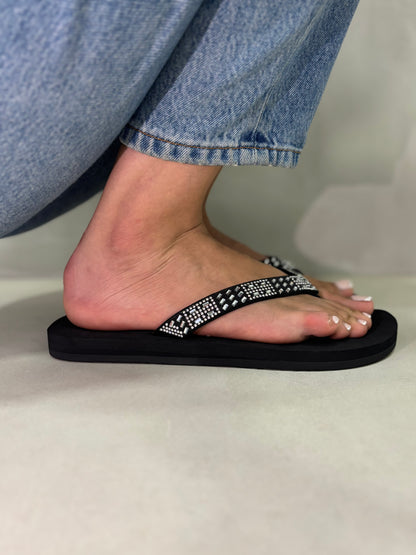 14381 – Chancletas Negras con Piedras Brillantes