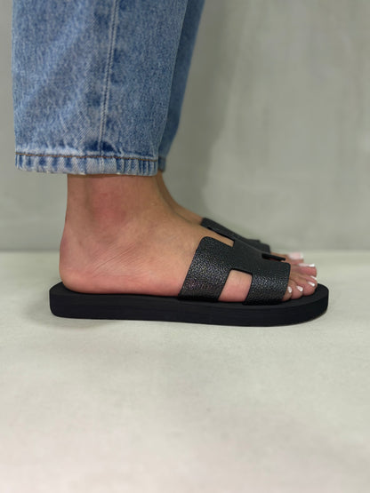 14385 – Sandalias Negras con Brillo Metálico