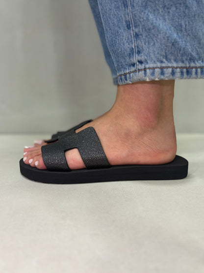 14385 – Sandalias Negras con Brillo Metálico