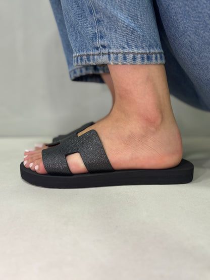 14385 – Sandalias Negras con Brillo Metálico