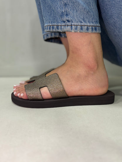 14386 – Sandalias Marrón Oscuro con Brillo Metálico